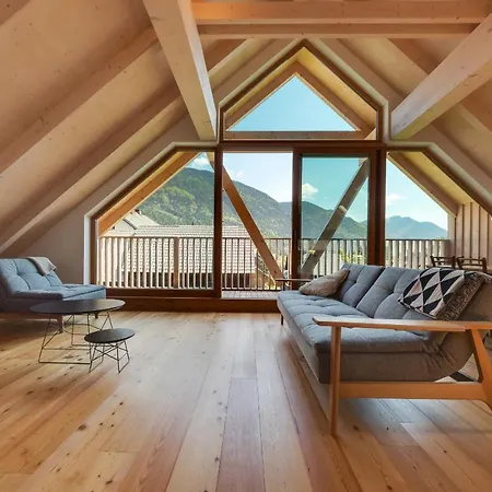 Stylish 2-bed Top-floor In Kranjska Gora