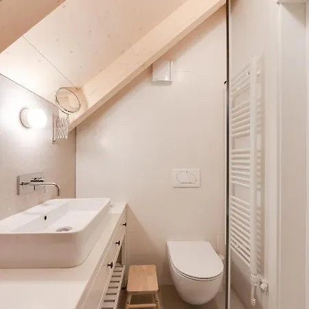 Appartement Stylish 2-bed Top-floor In Kranjska Gora