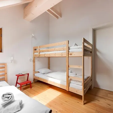 Appartement Stylish 2-bed Top-floor In Kranjska Gora