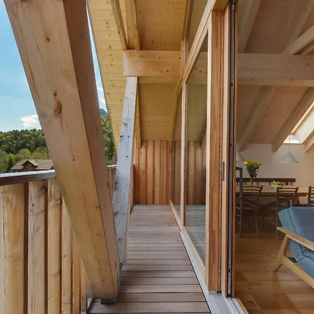 Stylish 2-bed Top-floor In Appartement *